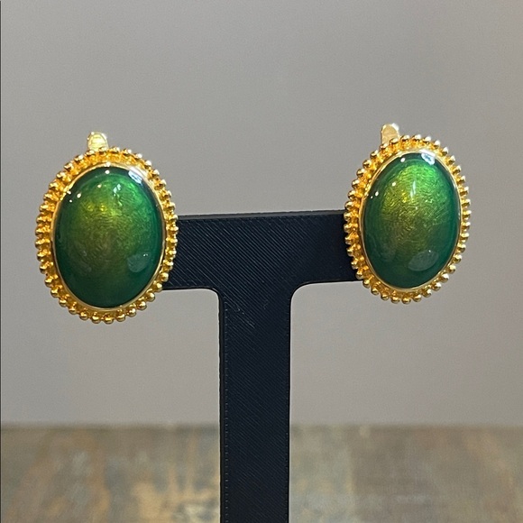 Trifari Jewelry - Vintage Trifari Metallic Green & Gold Tone Clip-on Earrings